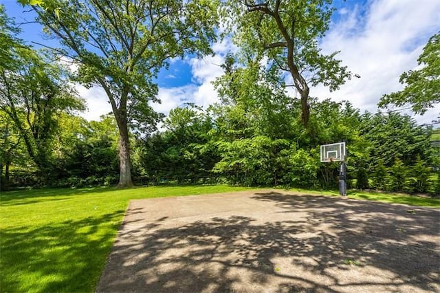 3 The Cir, Great Neck, NY 11020
