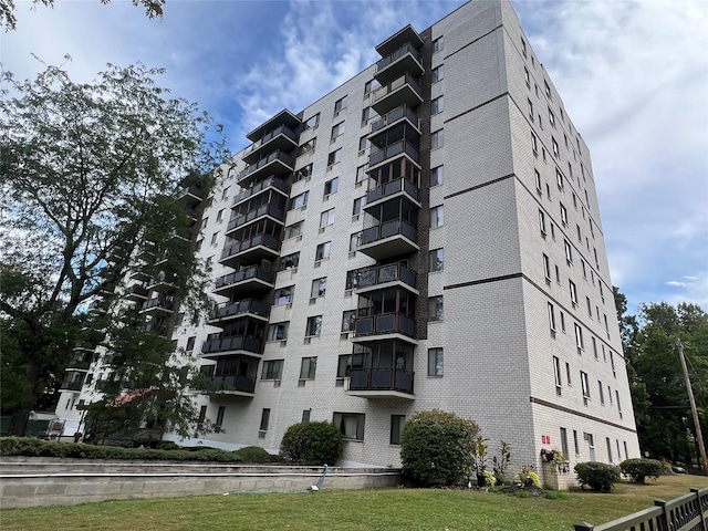 160 Academy St Unit 1F, Poughkeepsie, NY 12601 - view of apartment building / complex