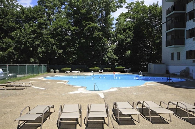 160 Academy St Unit 1F, Poughkeepsie, NY 12601 - community pool with a patio