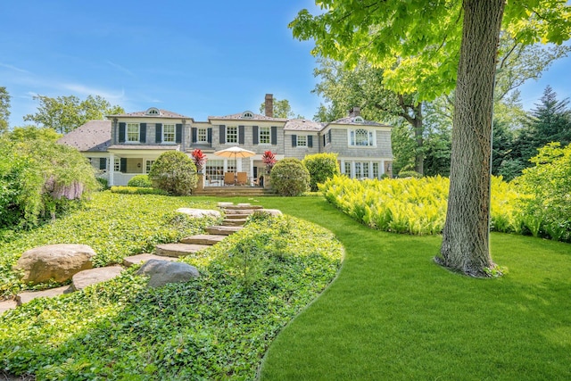 191 Elderfields Rd, Manhasset, NY 11030 - view of grassy yard