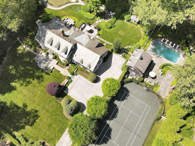 191 Elderfields Rd, Manhasset, NY 11030 - bird's eye view of a pool