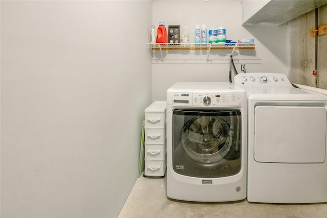100 Castle Rd, Chappaqua, NY 10514 - laundry room featuring washing machine and clothes dryer