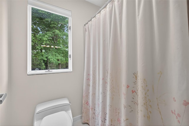 109 Sleight Plass Rd, Poughkeepsie, NY 12603 - full bath featuring toilet and curtained shower