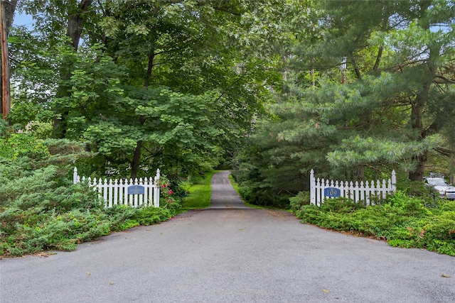 109 Sleight Plass Rd, Poughkeepsie, NY 12603 - view of asphalt road