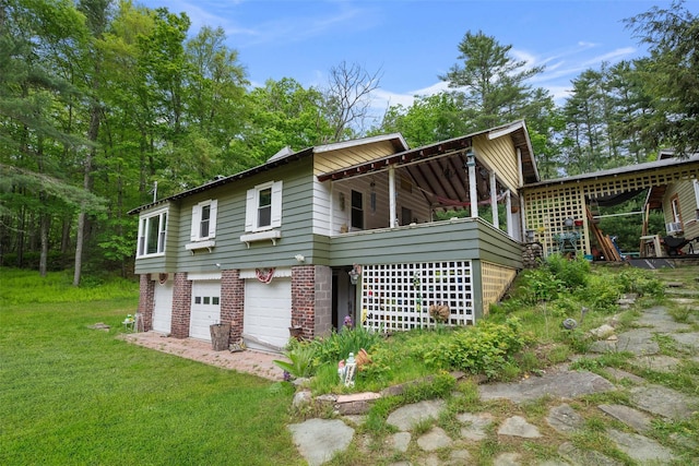 11 Waldweg Dr, Sparrowbush, NY 12780 - view of side of property featuring a yard