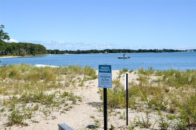 370 Pheasant Pl, Greenport, NY 11944 - water view