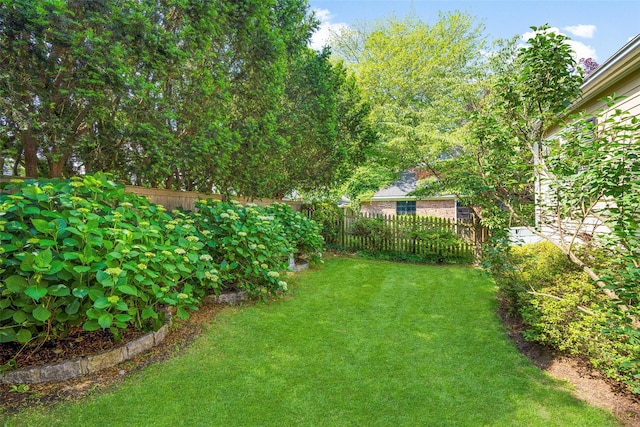 4 Senate Pl, Larchmont, NY 10538 - view of yard