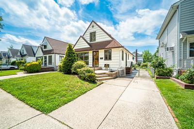 8140 268th St, Glen Oaks, NY 11004 - photo 2