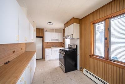 8140 268th St, Glen Oaks, NY 11004 - photo 9