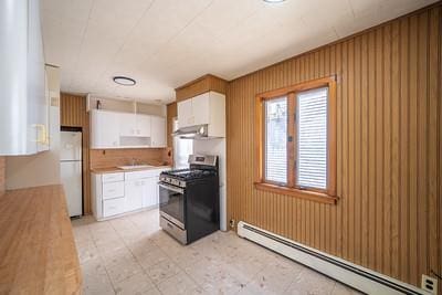 8140 268th St, Glen Oaks, NY 11004 - photo 10