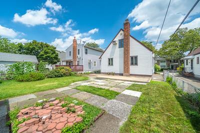 8140 268th St, Glen Oaks, NY 11004 - photo 24
