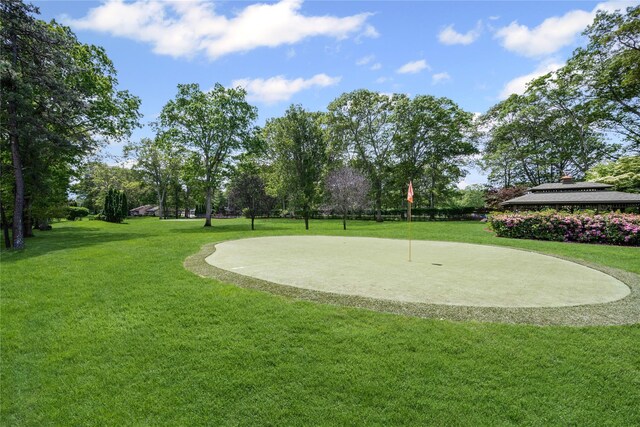 28 Trent Ct Unit B, Ridge, NY 11961 - surrounding community featuring a lawn and a gazebo