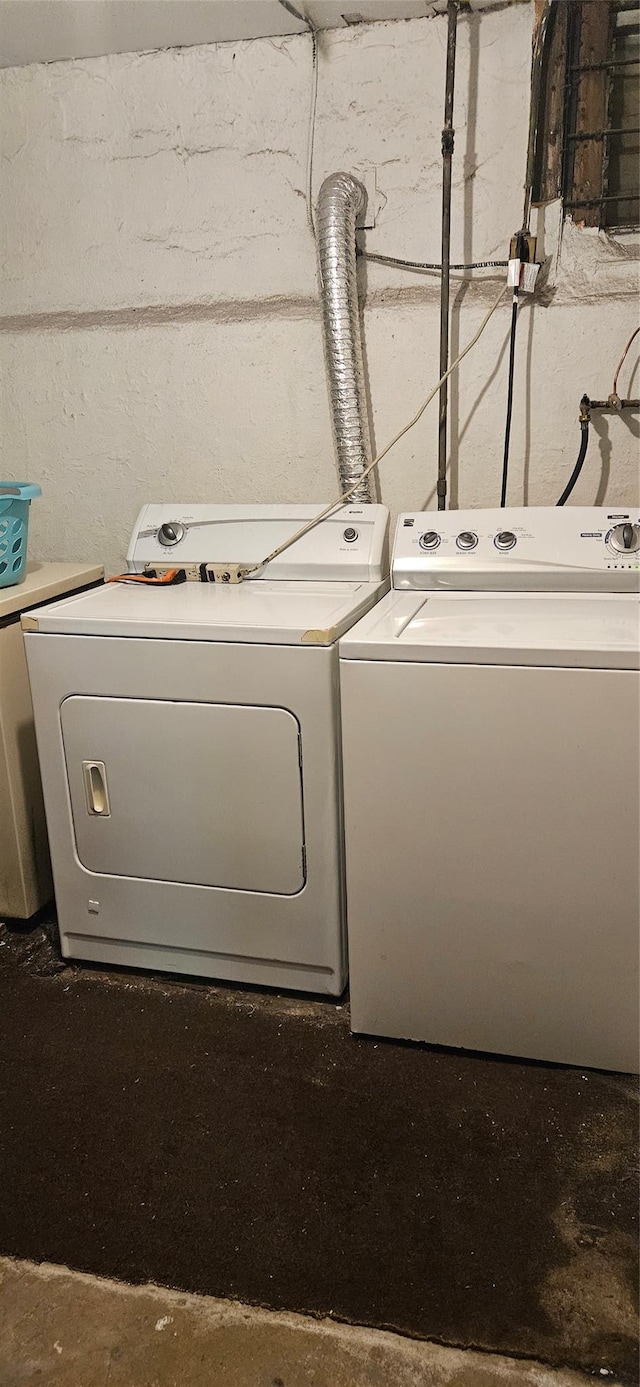 16023 28th Ave, Flushing, NY 11358 - washroom featuring independent washer and dryer