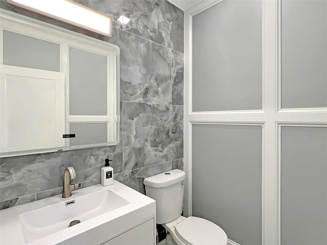 229 Blueberry Ln, Hicksville, NY 11801 - photo 11