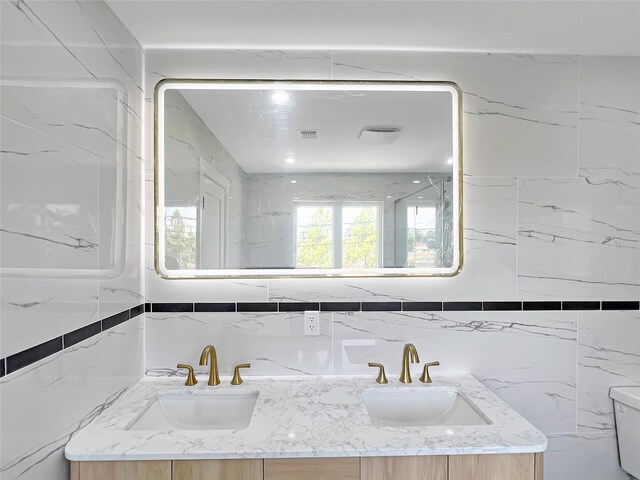 229 Blueberry Ln, Hicksville, NY 11801 - photo 27
