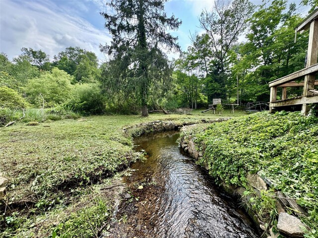 210A Seven Bridges Rd, Mount Kisco, NY 10549 - view of yard