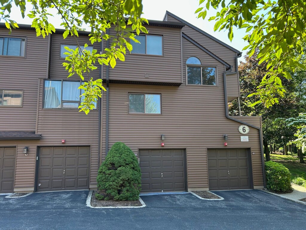 38 Tulip Ct, Nanuet, NY 10954 - photo 1