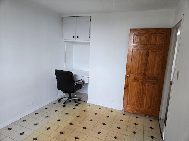 152-18 Union Tpke Unit 11J, Kew Garden Hills, NY 11367 - home office with baseboards