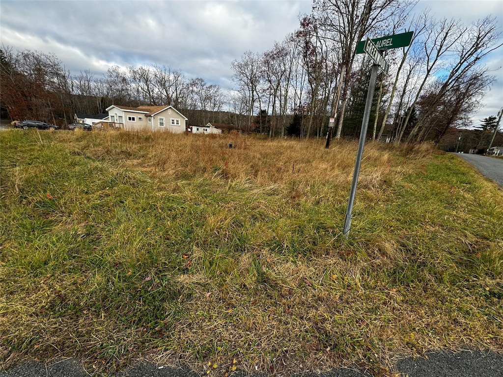44 Laurel Trl, Wurtsboro, NY 12790