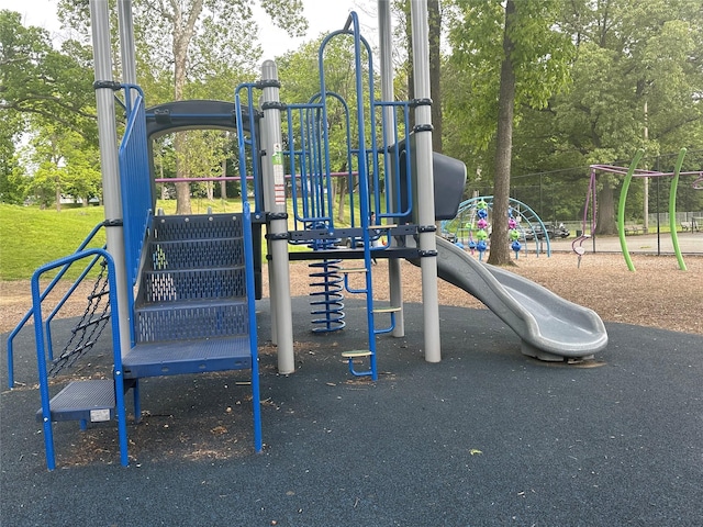 8 Spratt Ave, Poughkeepsie, NY 12603 - view of communal playground