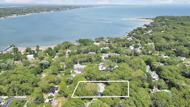 4 Bay View Dr W, Hampton Bays, NY 11946 - aerial overview of property's location featuring property boundaries highlighted and a large body of water