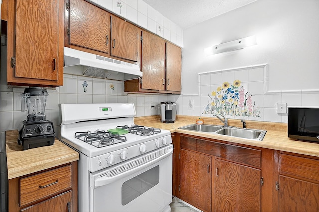 2049 Caesar Pl, Bronx, NY 10473 - photo 7