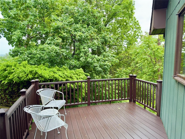 34 Brentwood Dr, Poughkeepsie, NY 12603 - view of wooden terrace