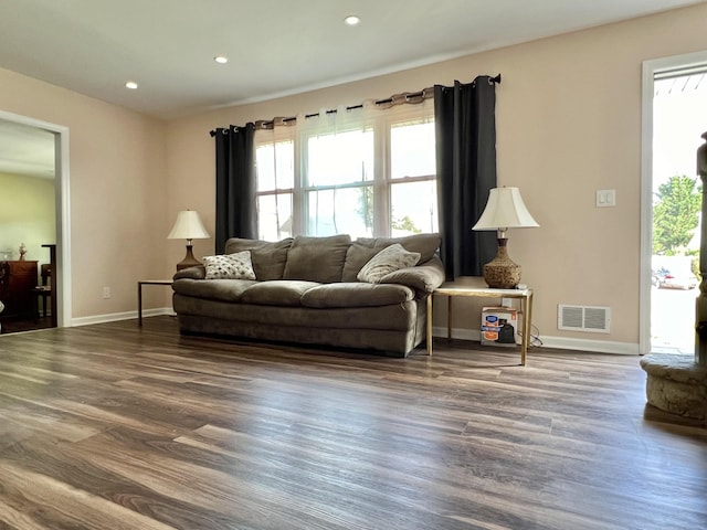 7 Mindy Ln, Jericho, NY 11590 - living area with wood finished floors and recessed lighting
