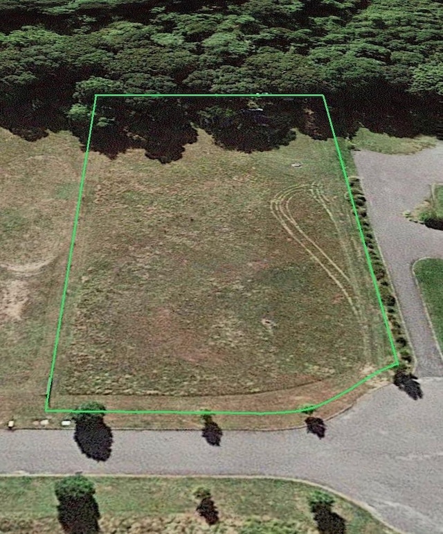 8 Lois Ln, Southampton, NY 11968