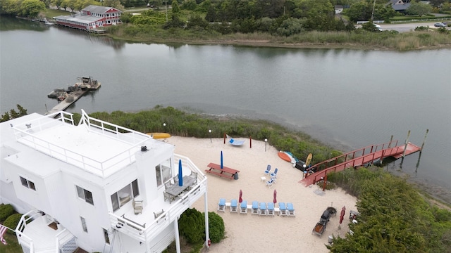 19 Cold Spring Ct, Southampton, NY 11968 - bird's eye view of a nearby body of water