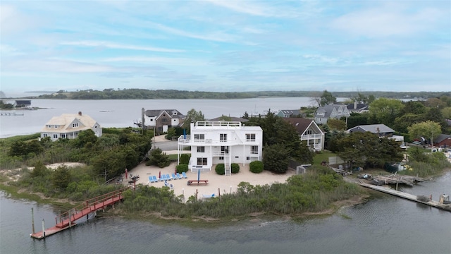 19 Cold Spring Ct, Southampton, NY 11968 - bird's eye view of a large body of water