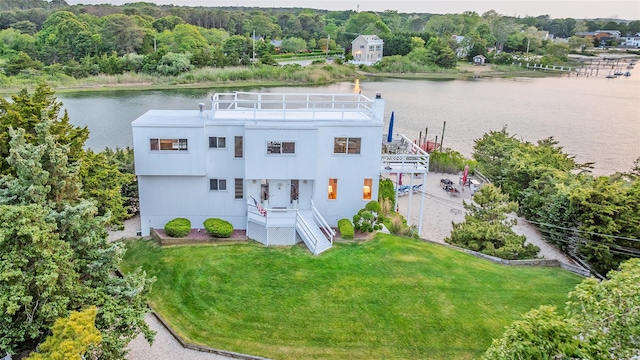 19 Cold Spring Ct, Southampton, NY 11968 - aerial view of property and surrounding area with a nearby body of water