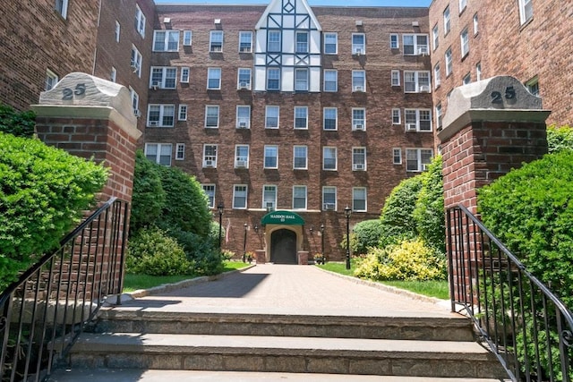 25 Parkview Ave Unit 5H, Bronxville, NY 10708 - photo 1