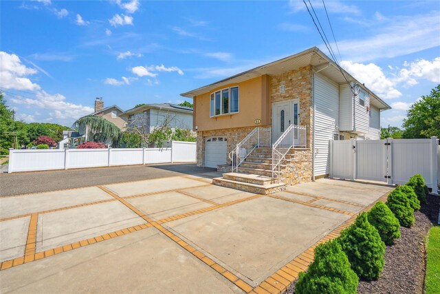 81 Oakdale Blvd, Farmingdale, NY 11735 - photo 3