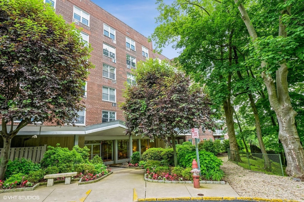 222 Martling Ave Unit 2-G, Tarrytown, NY 10591 - photo 1
