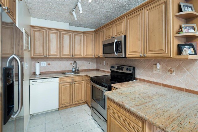166-26 Powells Cove Blvd Unit 5D, Whitestone, NY 11357 - photo 9