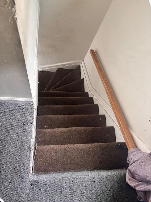 731 E 218th St, Bronx, NY 10467 - view of stairs