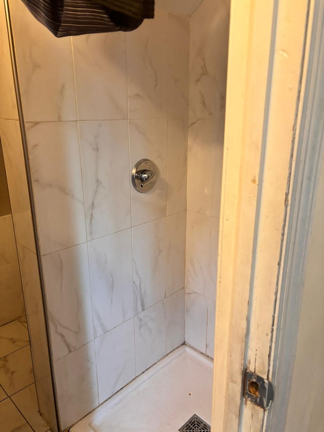 731 E 218th St, Bronx, NY 10467 - full bathroom with tiled shower