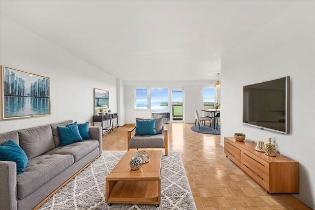 1841 Central Park Ave Unit 18P, Yonkers, NY 10710 - photo 3
