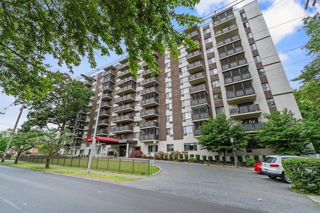 160 Academy St Unit 5C, Poughkeepsie, NY 12601 - view of apartment building / complex