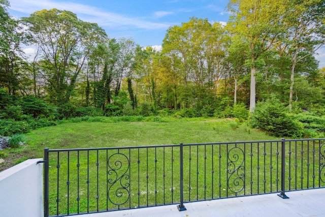 21 Arista Dr, Dix Hills, NY 11746 - view of green lawn