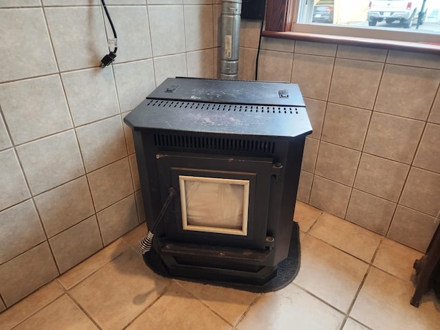 30 Royce Ave, Middletown, NY 10940 - detailed view of tile walls