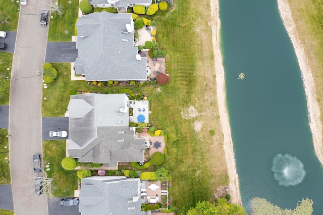 8 Lakeview Ct, Riverhead, NY 11901 - aerial perspective of suburban area featuring a nearby body of water