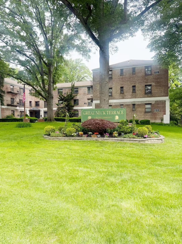 46 Terrace Cir Unit 2C, Great Neck, NY 11021 - photo 1