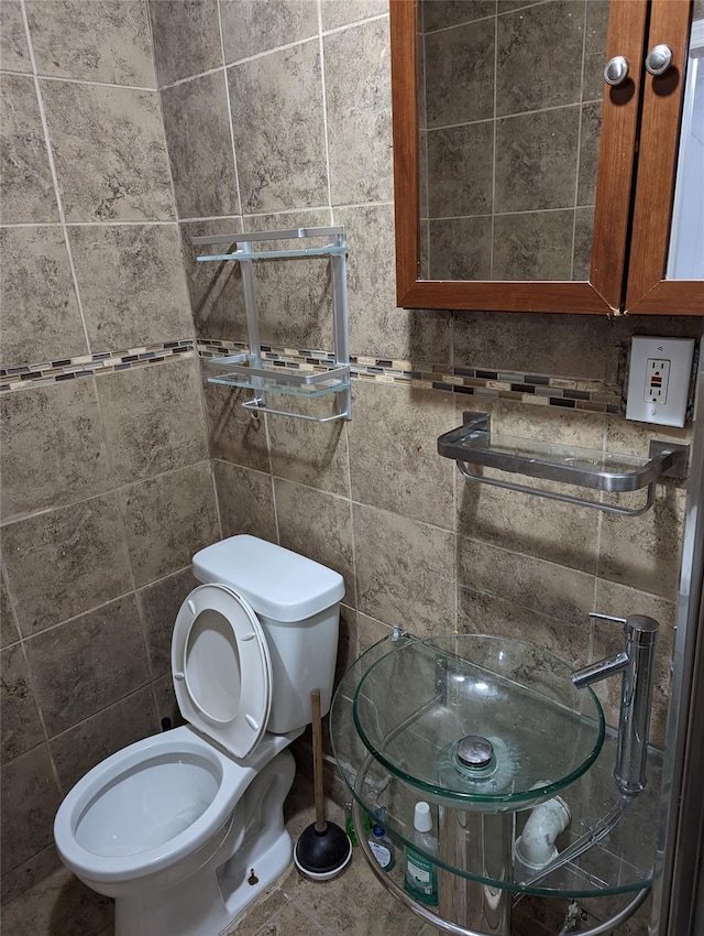 3317 87th St, Jackson Heights, NY 11372 - bathroom with toilet and tile walls