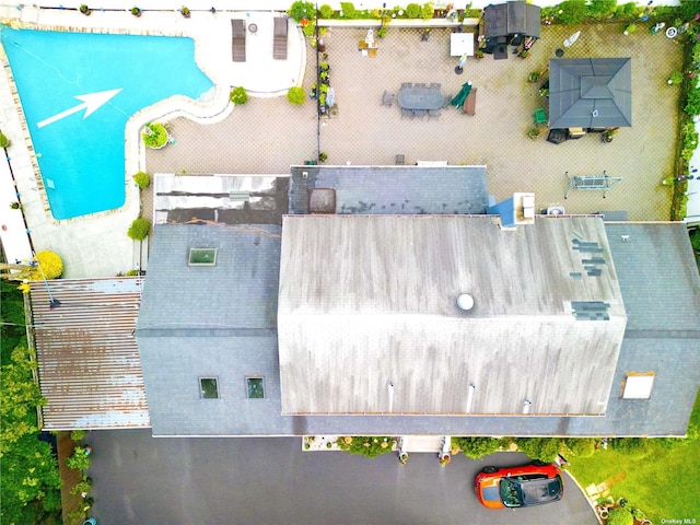 338 Cold Spring Rd, Syosset, NY 11791 - bird's eye view of a pool area