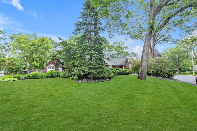 301 Margaret Blvd, Merrick, NY 11566 - view of grassy yard