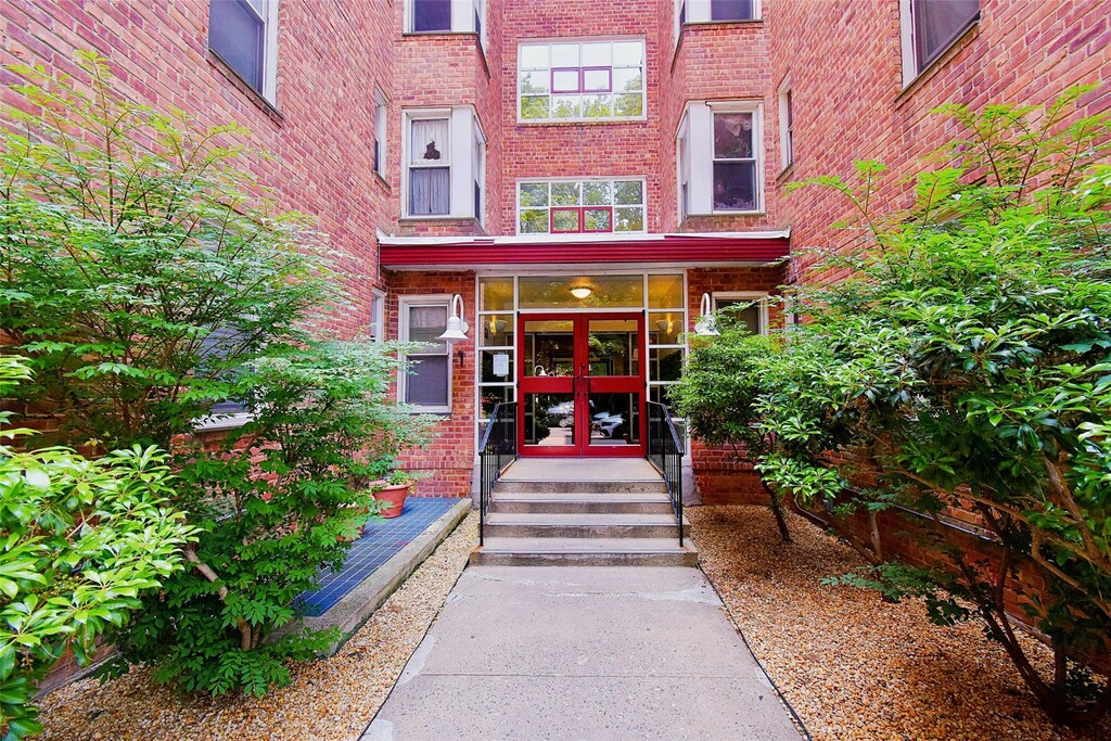 2 Louisiana Ave Unit 3H, Bronxville, NY 10708 - photo 1