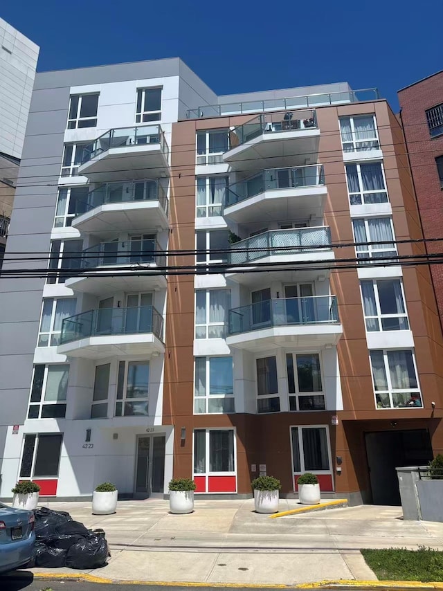 4223 Parsons Blvd Unit 5D, Flushing, NY 11355 - view of apartment building / complex