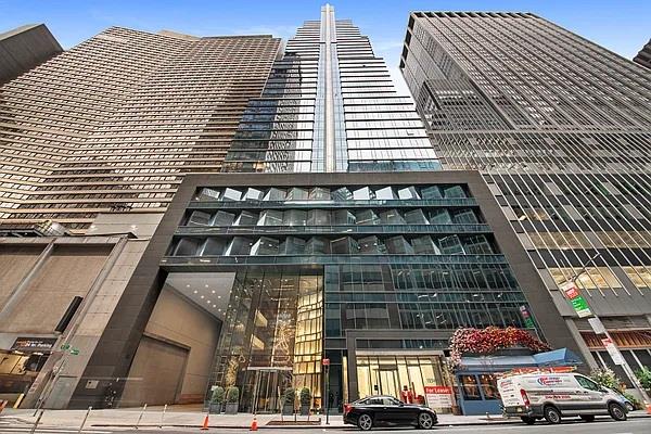 135 W 52nd St Unit 8D, New York Manhattan, NY 10019 - view of building exterior
